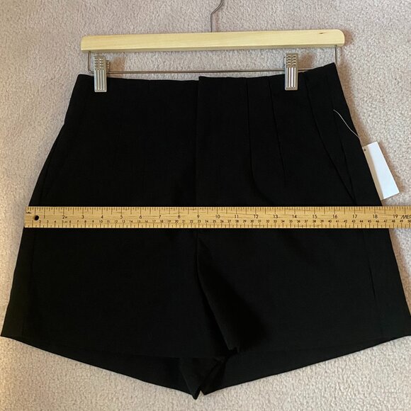 En Saison NEW Black Short SIZE M - Picture 5 of 9